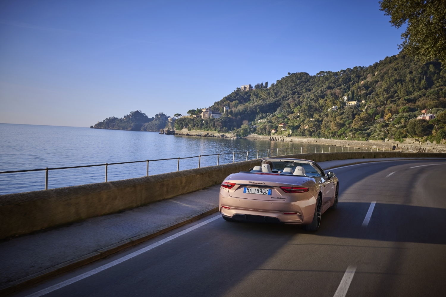 “Made in Thunder” Maserati ushers in the Trident’s new electric era and presents the GranCabrio Folgore to the world